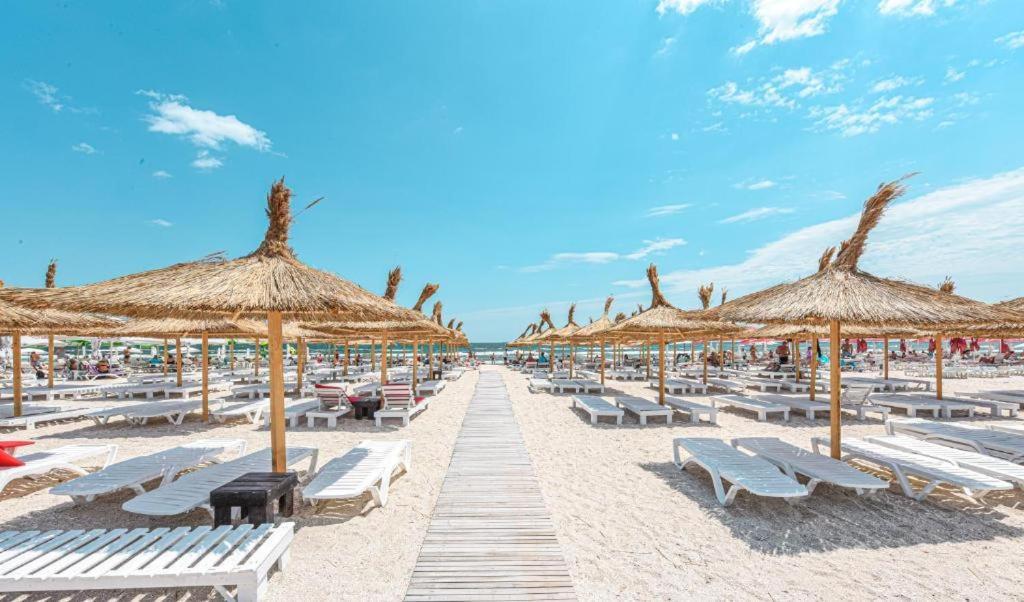 Beach Rooms Roberta Mamaia Exterior foto