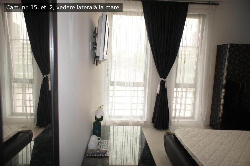 Beach Rooms Roberta Mamaia Exterior foto